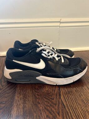 Nike Black and White Airmax Trainer Sneakers